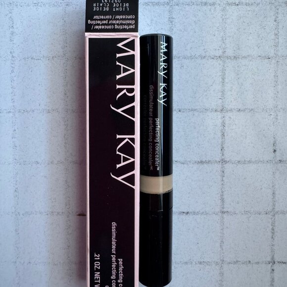 Mary Kay Perfecting Concealer Light Beige - Picture 1 of 3